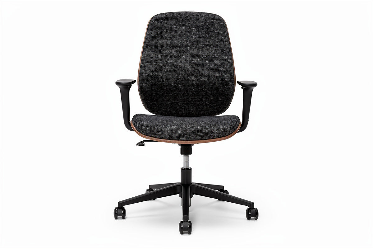 **Ergonomische bureaustoel met verstelbare armleuningen en comfortabele zitting**
